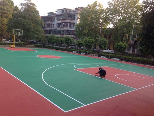 重庆某学校丙烯酸橡胶跑道地坪施工